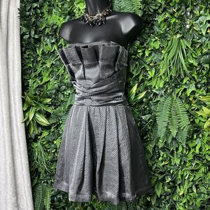BCBGENERATION Dress Women 4 Silver Gray Strapless‎ Fit Flare Ruffle Coctail 1889
